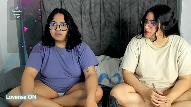 Snapshot of maddie-and-chelsea- chatting on 07-29-26, 05:00 maddie-and-chelsea- online show from 07-29-26, 05:00