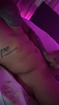 Snapshot of moody1996- chatting on 12-25-24, 01:09 moody1996- online show from 12-25-24, 01:09