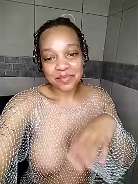 Snapshot of HAZELNUT_EYE chatting on 01-14-25, 02:53 HAZELNUT EYE online show from 01-14-25, 02:53