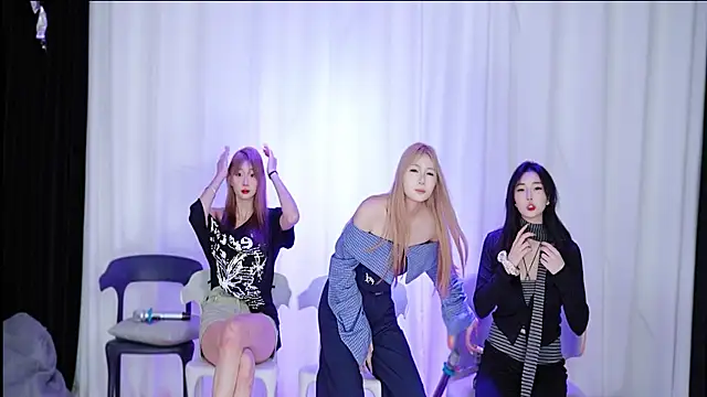 Snapshot of love_18_ chatting on 10-11-25, 08:29 love 18 online show from 10-11-25, 08:29