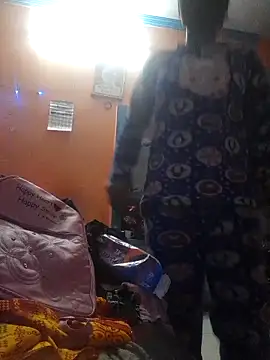 hotdesibb30 online show from 02-18-25, 06:15