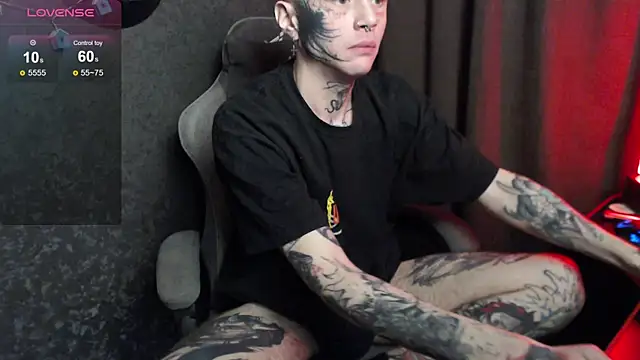 Snapshot of lonelycrystal chatting on 01-23-25, 12:19 lonelycrystal online show from 01-23-25, 12:19