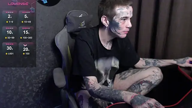 Snapshot of lonelycrystal chatting on 03-12-25, 12:57 lonelycrystal online show from 03-12-25, 12:57