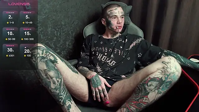 Snapshot of lonelycrystal chatting on 09-30-25, 07:52 lonelycrystal online show from 09-30-25, 07:52