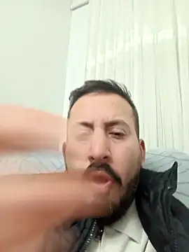 Snapshot of Karizmatikman chatting on 03-12-26, 05:19 Karizmatikman online show from 03-12-26, 05:19