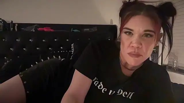 RavenRayyy online show from 01-11-26, 05:45