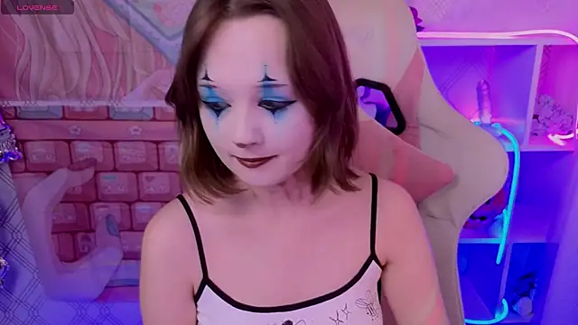 Mary uw online show from 10-24-25, 09:28