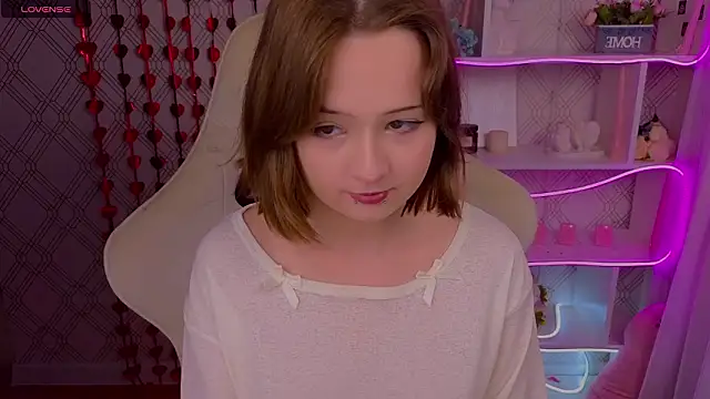 Mary uw online show from 02-12-26, 04:40