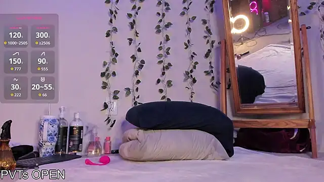 Peaches N Kreme online show from 02-12-26, 04:18