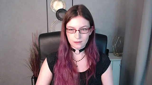 emmaxDelight online show from 12-31-24, 09:31