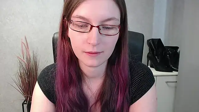 emmaxDelight online show from 02-18-25, 01:11