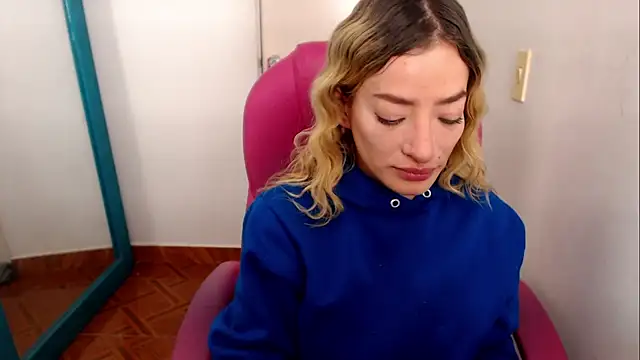 zoe jones13 online show from 07-21-26, 02:03