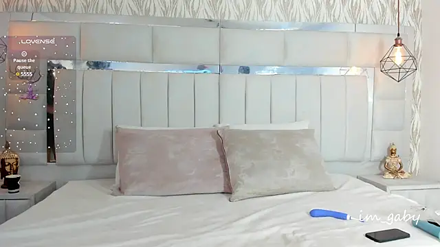 im gaby  online show from 01-21-25, 02:05