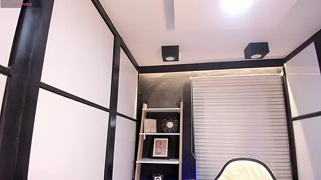 lilithTeen1  online show from 02-06-25, 07:56