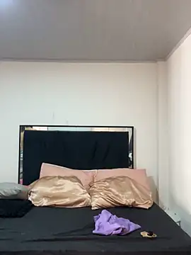 lilithTeen1  online show from 11-04-25, 09:36