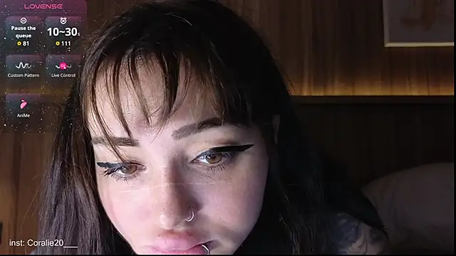 Snapshot of Coralie20_ chatting on 04-28-26, 10:31 Coralie20 online show from 04-28-26, 10:31