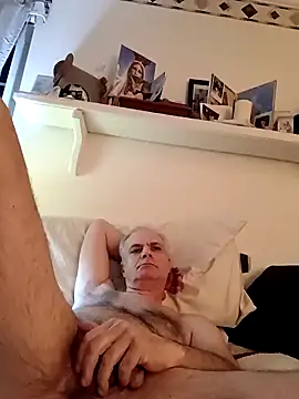 Snapshot of Hand69someguy chatting on 12-07-24, 06:54 Hand69someguy online show from 12-07-24, 06:54