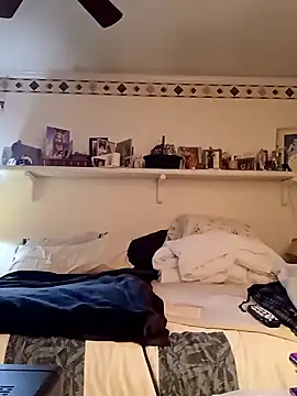 Snapshot of Hand69someguy chatting on 12-07-24, 02:35 Hand69someguy online show from 12-07-24, 02:35