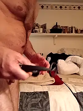 Snapshot of Hand69someguy chatting on 12-11-24, 02:19 Hand69someguy online show from 12-11-24, 02:19