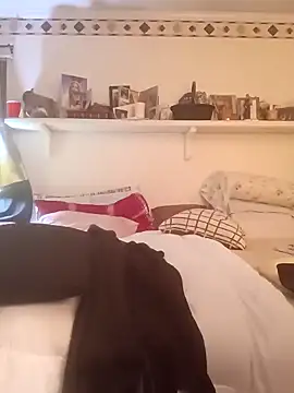 Snapshot of Hand69someguy chatting on 01-16-25, 06:03 Hand69someguy online show from 01-16-25, 06:03