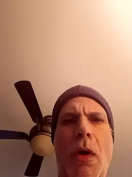 Snapshot of Hand69someguy chatting on 02-26-25, 02:14 Hand69someguy online show from 02-26-25, 02:14