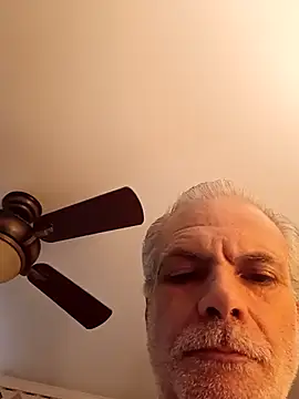 Snapshot of Hand69someguy chatting on 03-03-25, 03:19 Hand69someguy online show from 03-03-25, 03:19