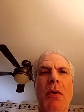 Snapshot of Hand69someguy chatting on 03-09-25, 04:16 Hand69someguy online show from 03-09-25, 04:16