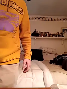 Snapshot of Hand69someguy chatting on 03-14-25, 11:43 Hand69someguy online show from 03-14-25, 11:43