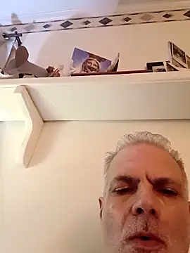 Snapshot of Hand69someguy chatting on 03-22-25, 03:09 Hand69someguy online show from 03-22-25, 03:09