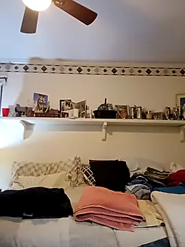 Snapshot of Hand69someguy chatting on 10-02-25, 11:01 Hand69someguy online show from 10-02-25, 11:01