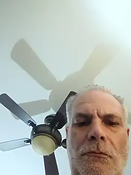 Snapshot of Hand69someguy chatting on 11-09-25, 03:16 Hand69someguy online show from 11-09-25, 03:16