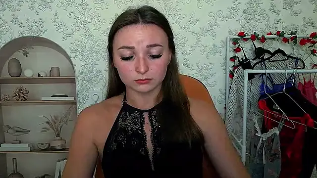  Barbie Kiss  online show from 09-22-25, 09:44