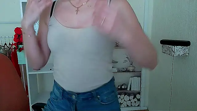 Snapshot of _Barbie_Kiss_ chatting on 06-11-26, 01:09 Barbie Kiss online show from 06-11-26, 01:09