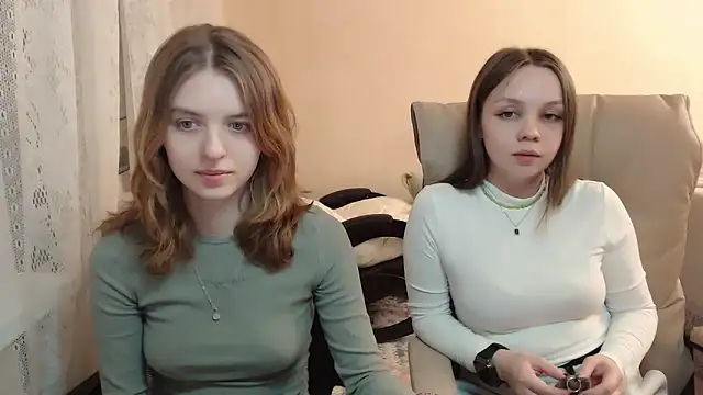 Emi1y Angel11 online show from 01-28-25, 12:00