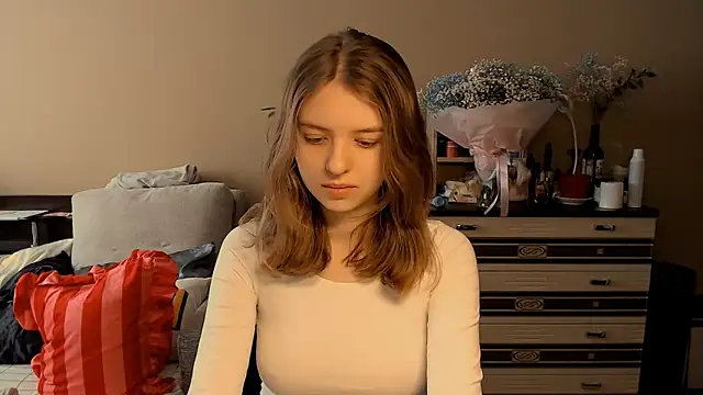 Emi1y Angel11 online show from 02-15-26, 04:31