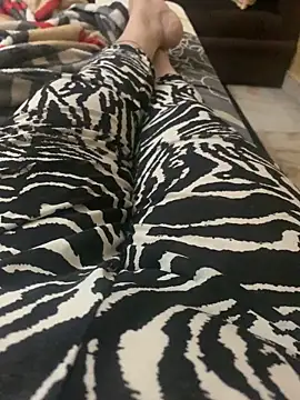 Snapshot of heena13 chatting on 11-04-25, 12:59 heena13 online show from 11-04-25, 12:59