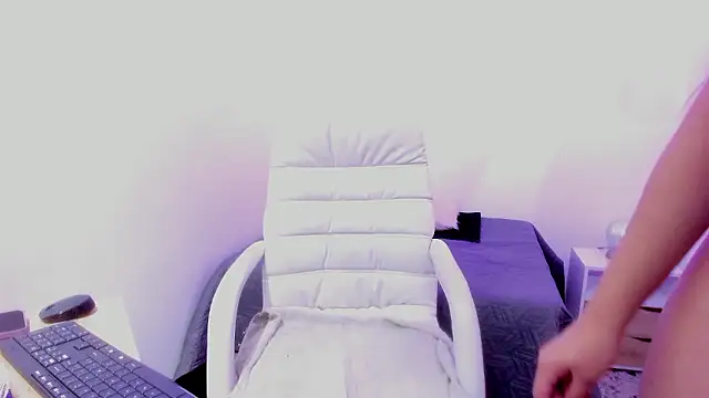 Snapshot of _Danaa chatting on 12-04-24, 12:03 Danaa online show from 12-04-24, 12:03