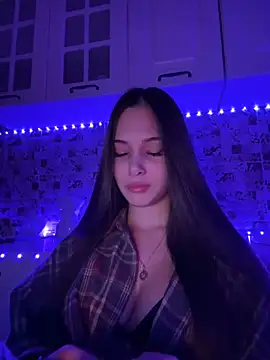 Snapshot of EricaWalls chatting on 12-13-24, 05:00 EricaWalls online show from 12-13-24, 05:00