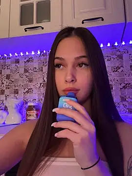 Snapshot of EricaWalls chatting on 01-21-25, 11:24 EricaWalls online show from 01-21-25, 11:24