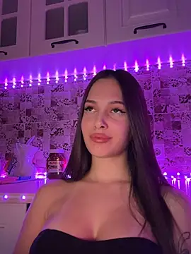 Snapshot of EricaWalls chatting on 02-07-25, 12:31 EricaWalls online show from 02-07-25, 12:31