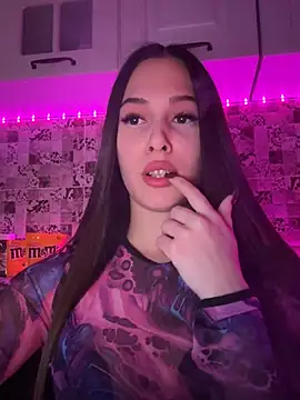 Snapshot of EricaWalls chatting on 02-19-25, 07:38 EricaWalls online show from 02-19-25, 07:38