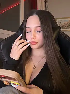 Snapshot of EricaWalls chatting on 02-07-26, 10:24 EricaWalls online show from 02-07-26, 10:24