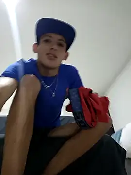 Snapshot of Duvan_Martinez23 chatting on 12-25-24, 04:33 Duvan Martinez23 online show from 12-25-24, 04:33