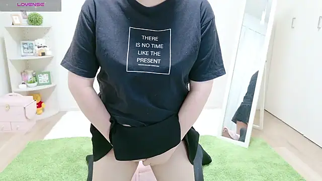 Snapshot of o-Aya-o chatting on 12-21-24, 03:09 o-Aya-o online show from 12-21-24, 03:09