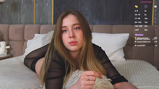 LoraineLuff online show from 01-10-25, 06:06