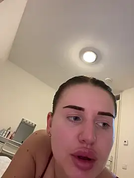 Snapshot of yourhornyslut chatting on 02-19-26, 06:59 yourhornyslut online show from 02-19-26, 06:59