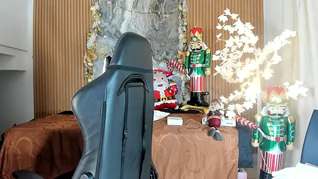 Danna topless online show from 12-22-25, 12:02