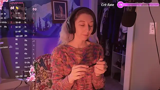 lovelylucyy online show from 01-04-25, 08:05