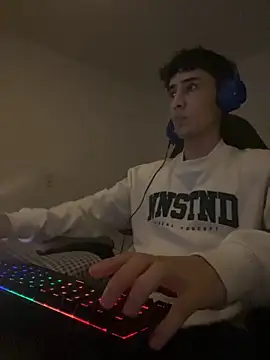 gojo satoru 18 online show from 10-28-25, 03:43