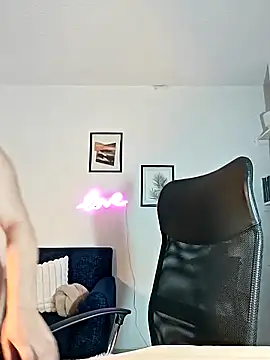 helena smith online show from 11-05-25, 04:01